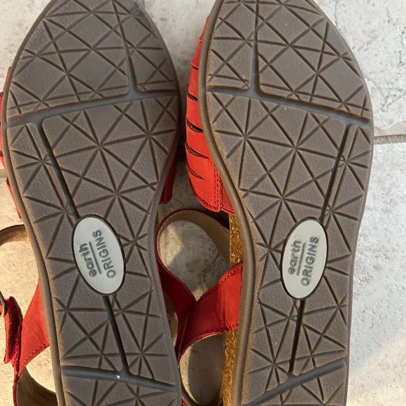 Earth Origin Palomos shoes - Picture 2 of 2